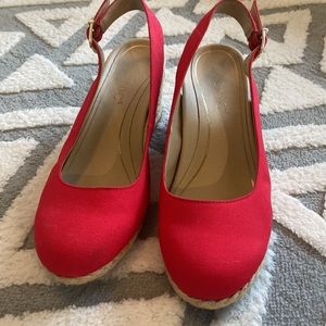 Vionic Canvas Espadrille Wedge Coralina - Red Size 8.5